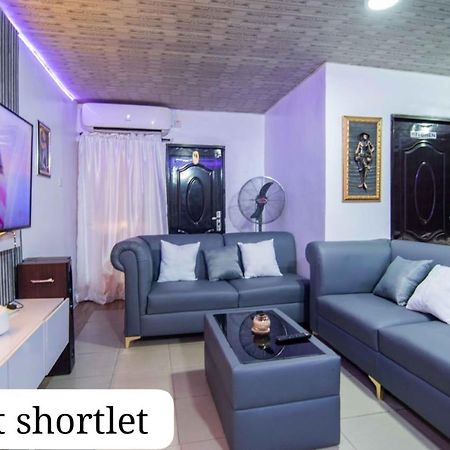 Synott Apartment Икеджа Екстериор снимка