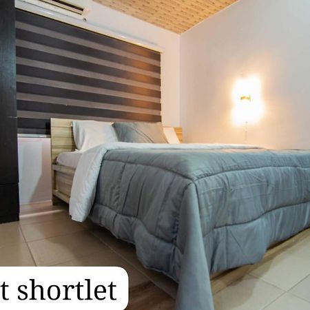 Synott Apartment Икеджа Екстериор снимка