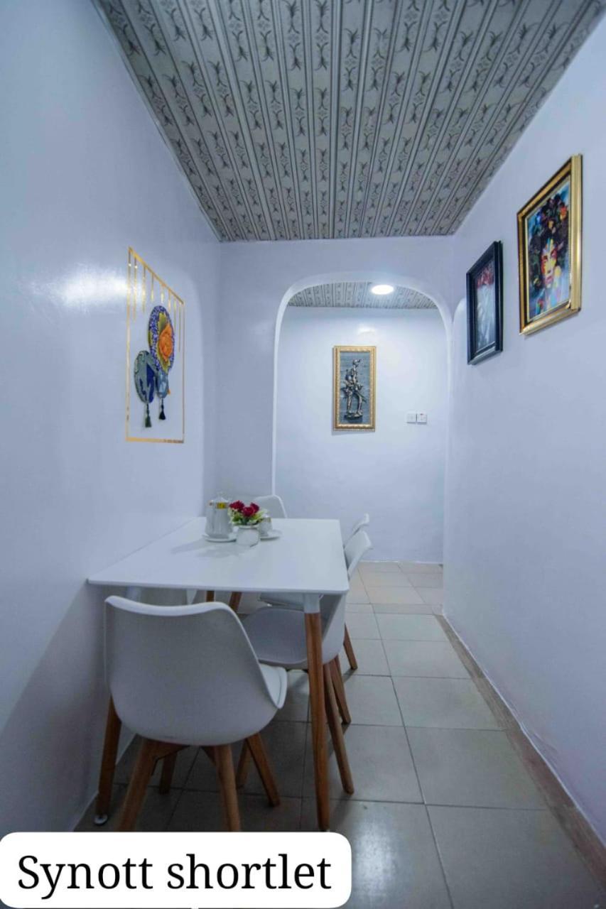 Synott Apartment Икеджа Екстериор снимка