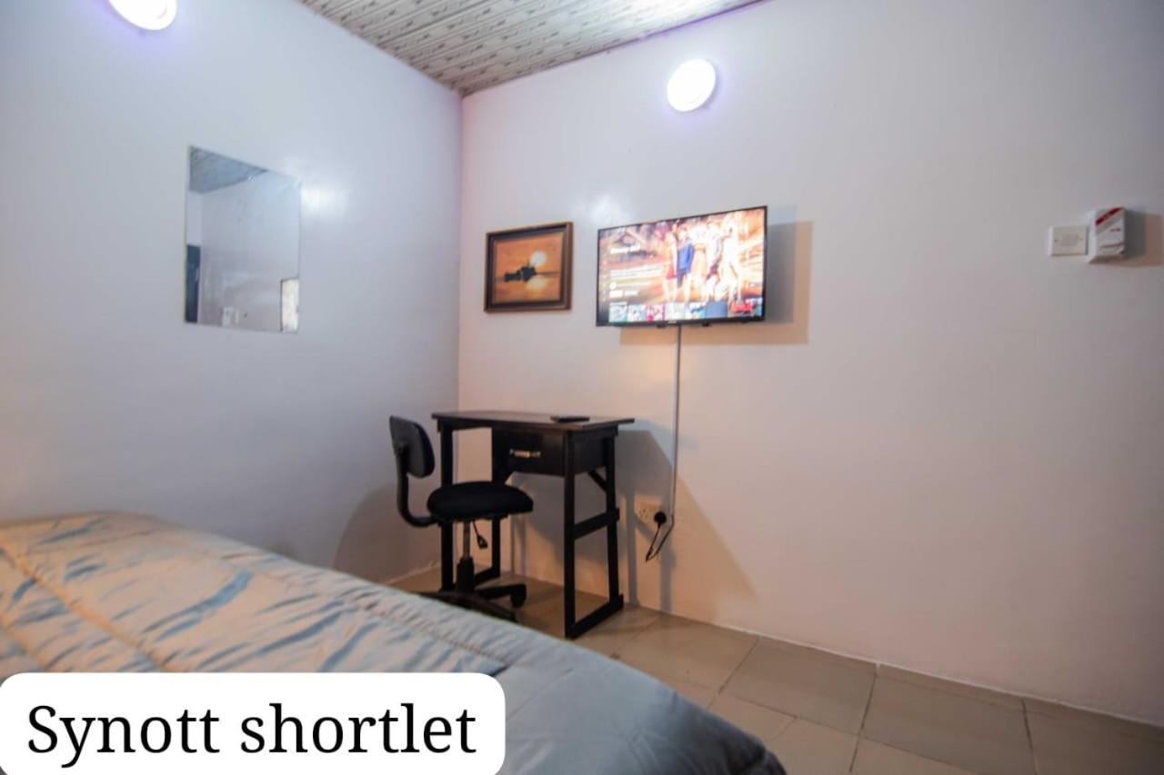 Synott Apartment Икеджа Екстериор снимка