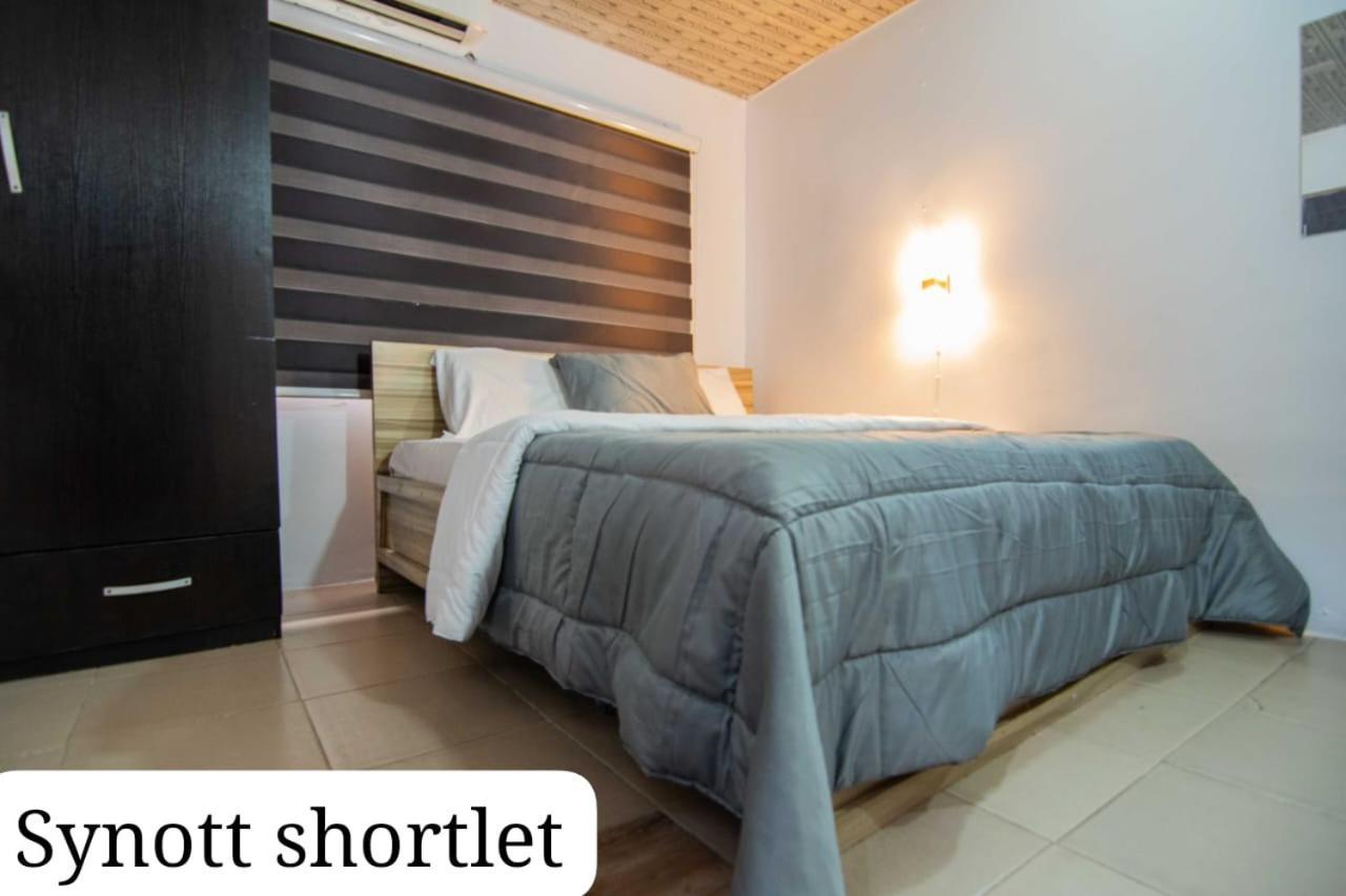 Synott Apartment Икеджа Екстериор снимка