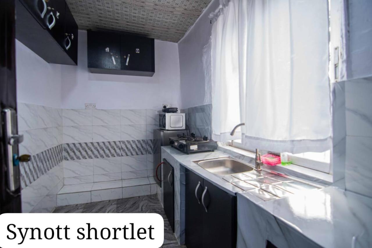 Synott Apartment Икеджа Екстериор снимка