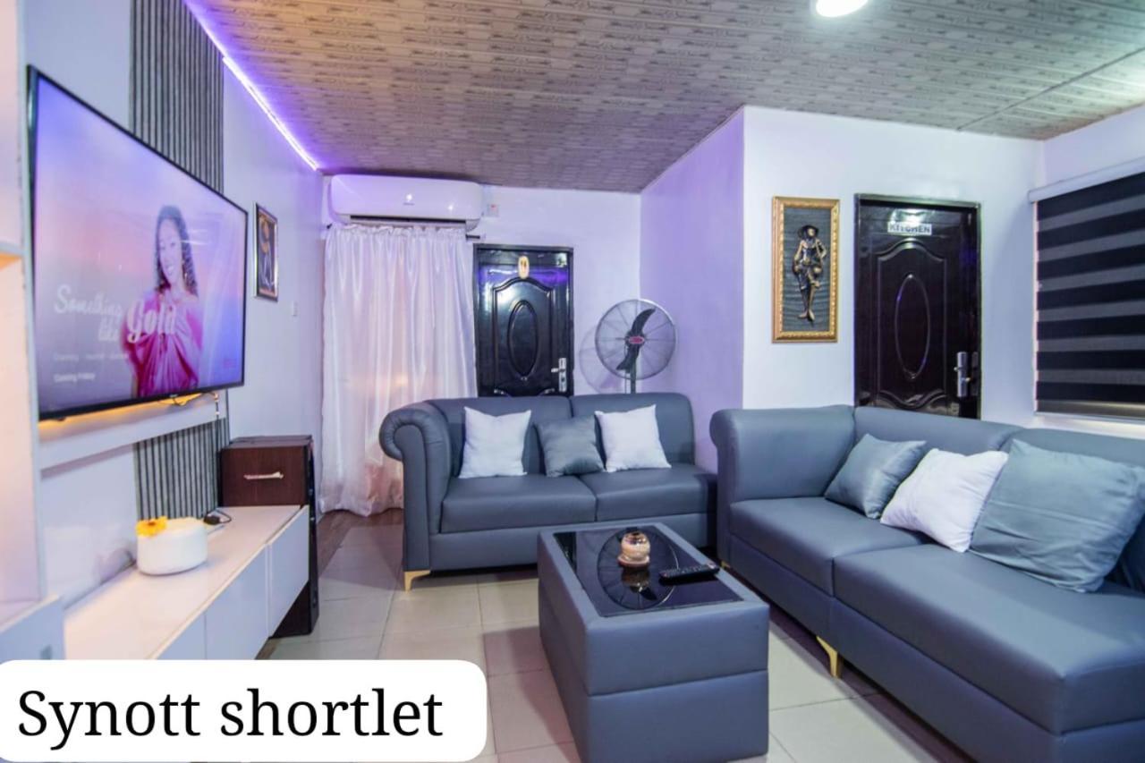 Synott Apartment Икеджа Екстериор снимка
